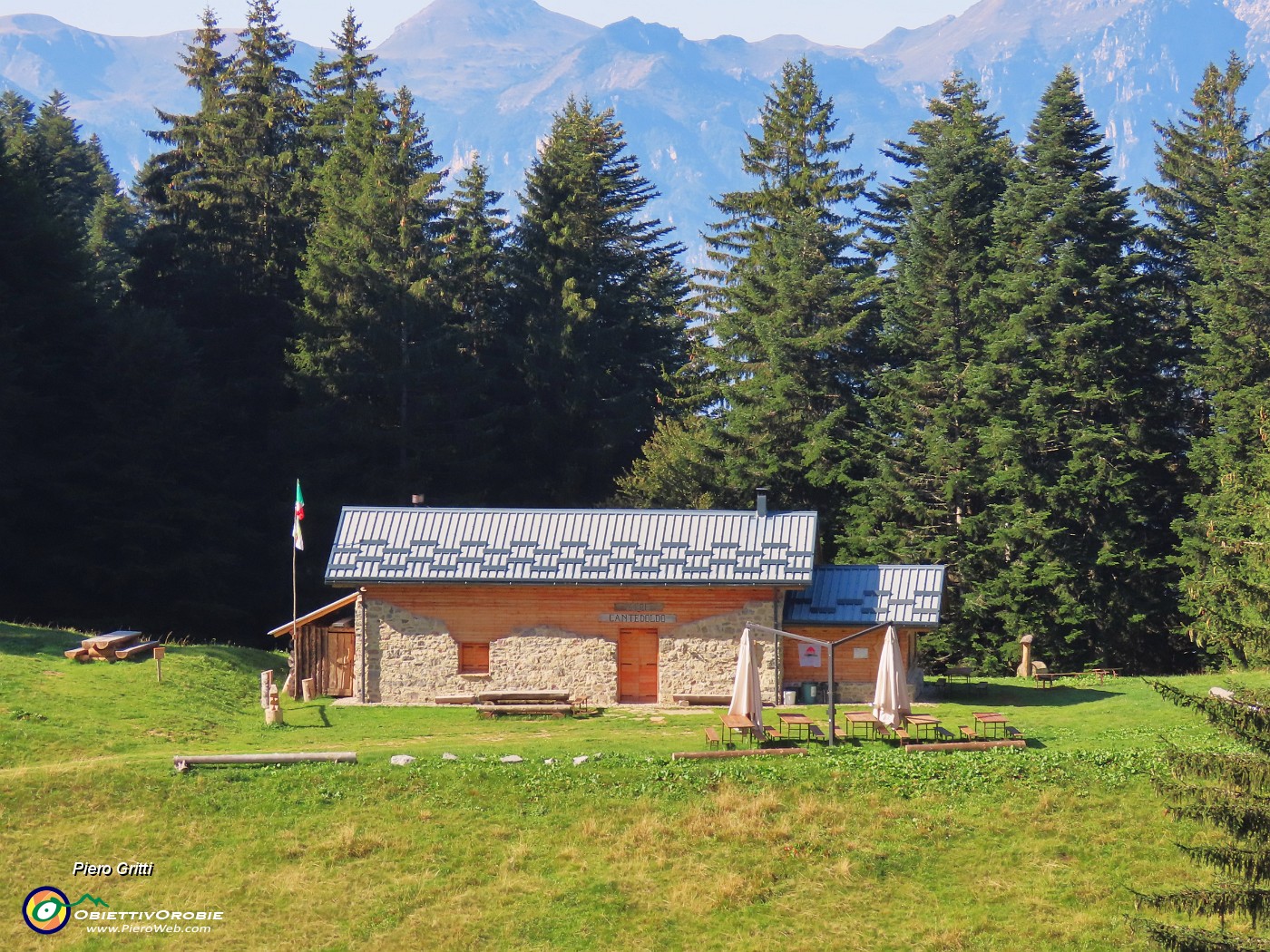 35 Rif. Alpe Cantedoldo (1500 m).JPG